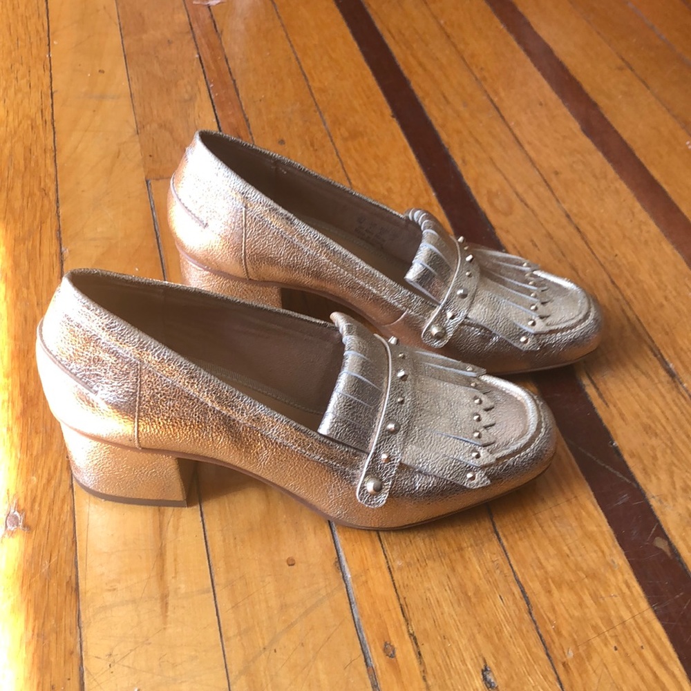 NWOT Gold Franco Sarto midi heels